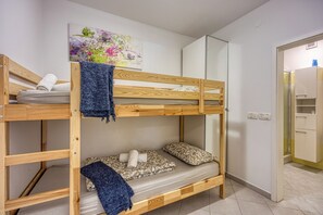 1 bedroom, free WiFi, bed sheets - Coastal Countryside Oasis Apartment Deni (Koper)