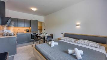 1 bedroom, free WiFi, bed sheets