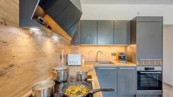Family Apartment, 1 Bedroom, Microwave (Coastal Countryside Oasis Apartment) | Private kitchen