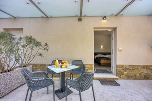 Family Apartment, Multiple Bedrooms (Coastal Countryside Oasis Apartment) | Outdoor dining - Coastal Countryside Oasis Apartment Deni (Koper)