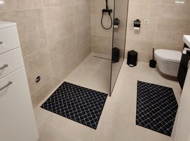 公寓 (Two Bedroom Apartment with Terrace an) | 浴室 | 毛巾