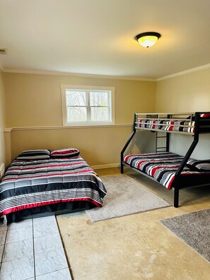 2 bedrooms, WiFi, bed sheets