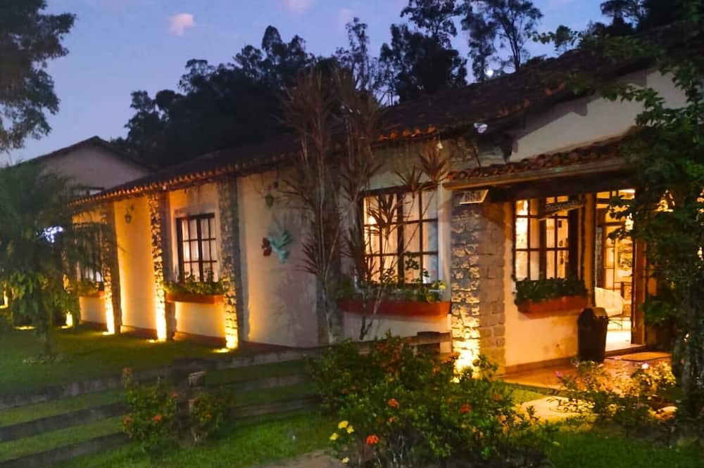 Vila Francesa Hotel