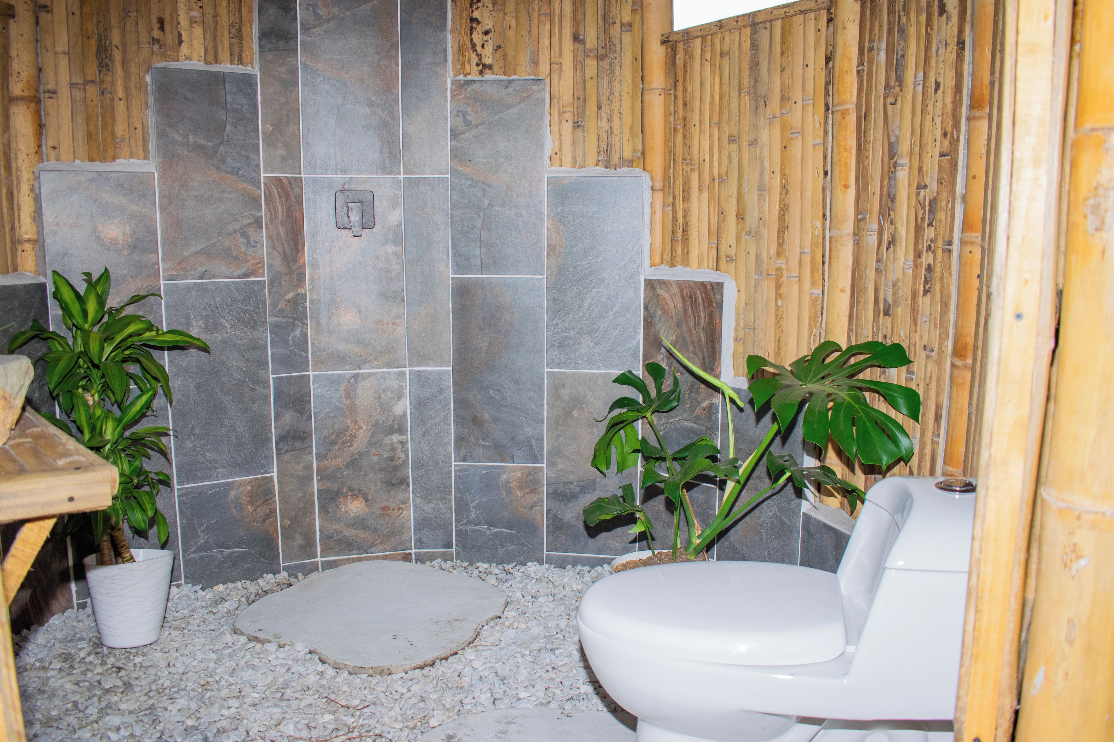 Deluxe Cabin, 1 King Bed, Hot Tub, Lake View | Bathroom