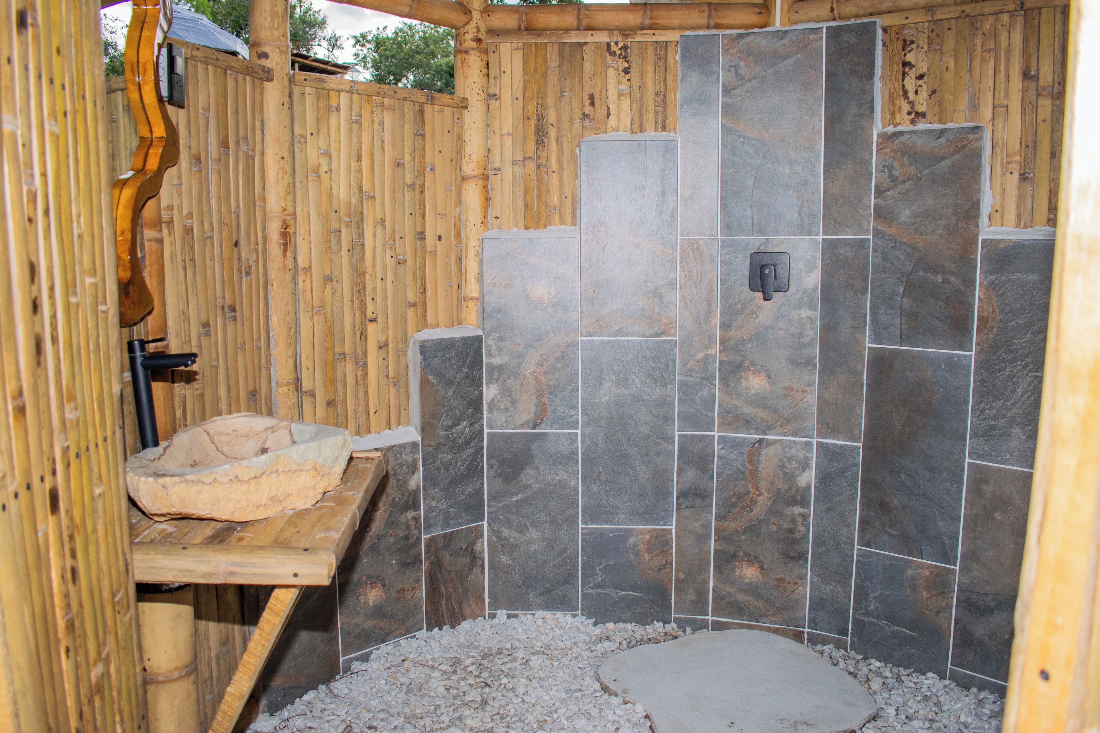 华丽小屋, 1 张特大床, 热水浴缸, 湖景 | 浴室