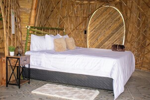 Basic Cabin | 1 bedroom, premium bedding, down comforters, minibar
