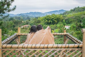 Deluxe Cabin, 1 King Bed, Hot Tub, Lake View - Magic View Guatape (El Peñol)