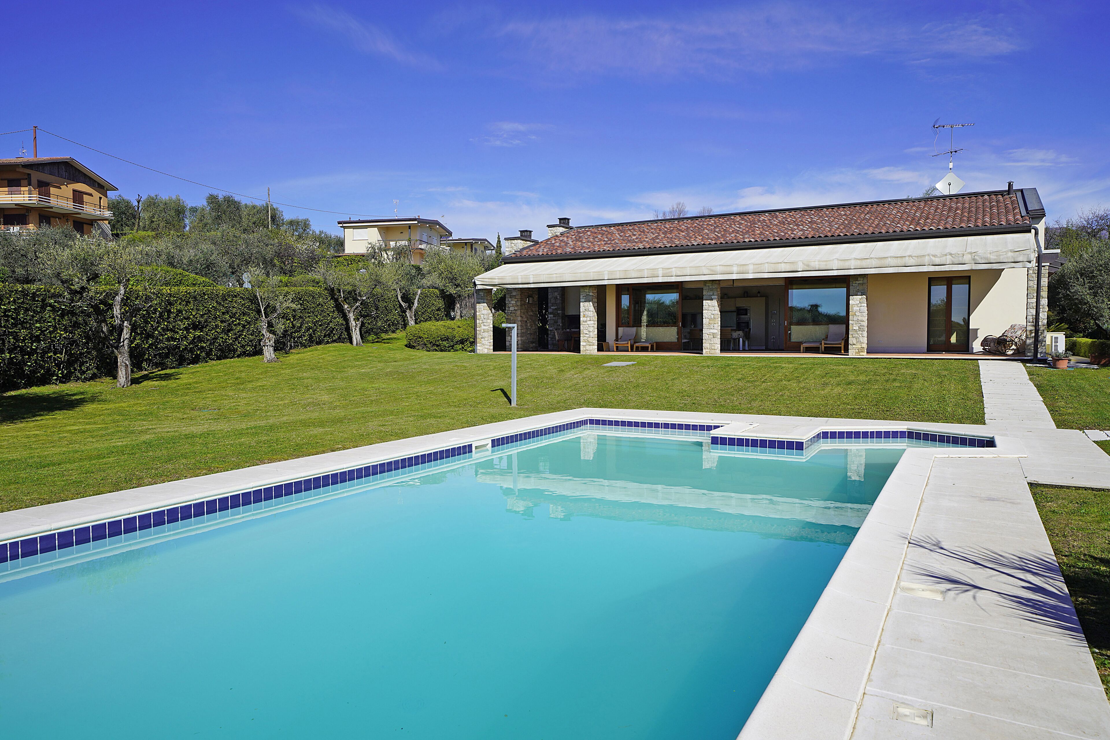 季節限定屋外プール