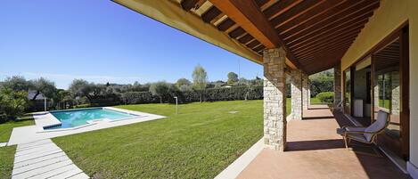 Piscine extérieure (ouverte en saison)