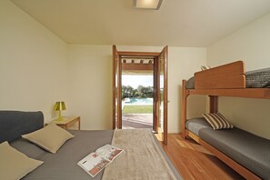 4 chambres, fer et planche à repasser, Wi-Fi gratuit, draps fournis