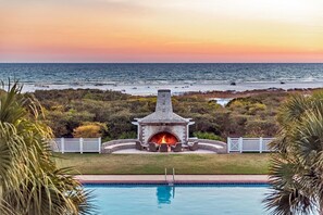 A heated pool - Beach Views, Gulf Front, Large Pool, 30A Watersound Gated Community (Inlet Beach)