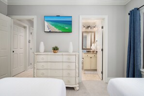 3 bedrooms, desk, iron/ironing board, free WiFi - Two Golf Carts ~ Sandestin Gated Community ~ Community Beach ~ Community Pool (Miramar Beach)