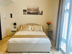 1 bedroom, WiFi, bed sheets