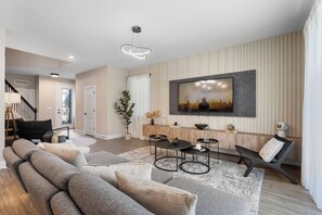 Tv, tv-spel och bordsfotboll