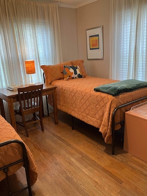 2 Schlafzimmer, Schreibtisch, WLAN, Bettwäsche