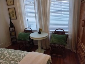 2 quartos, escrivaninha, Wi-Fi, roupa de cama