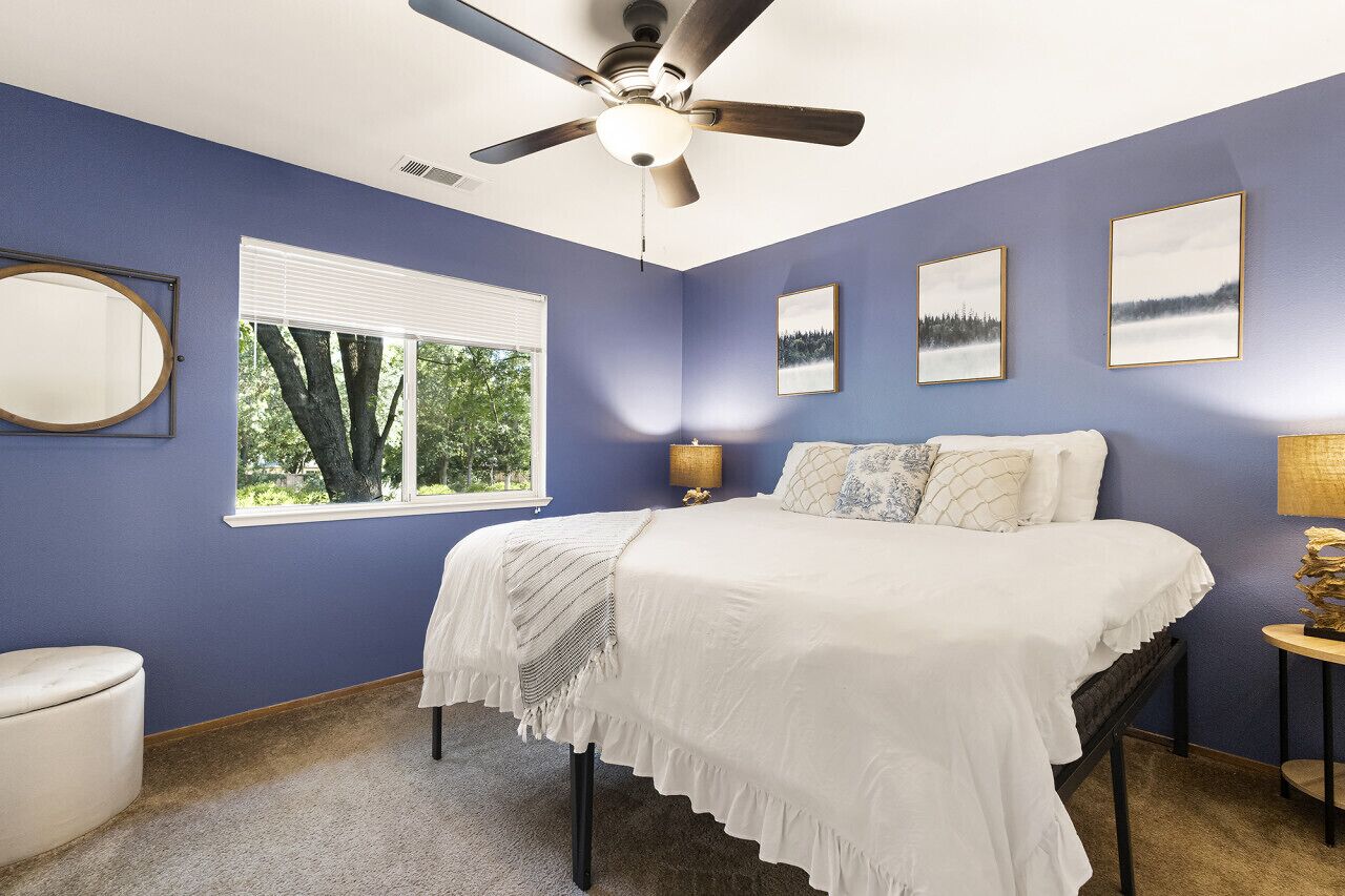 Desk, iron/ironing board, travel crib, WiFi