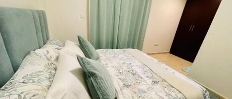 1 bedroom, WiFi, bed sheets