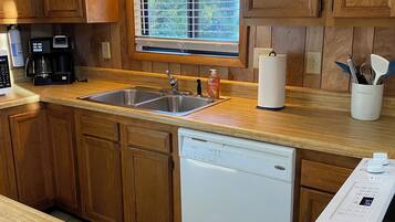 Micro-ondes, four, plaque de cuisson, lave-vaisselle