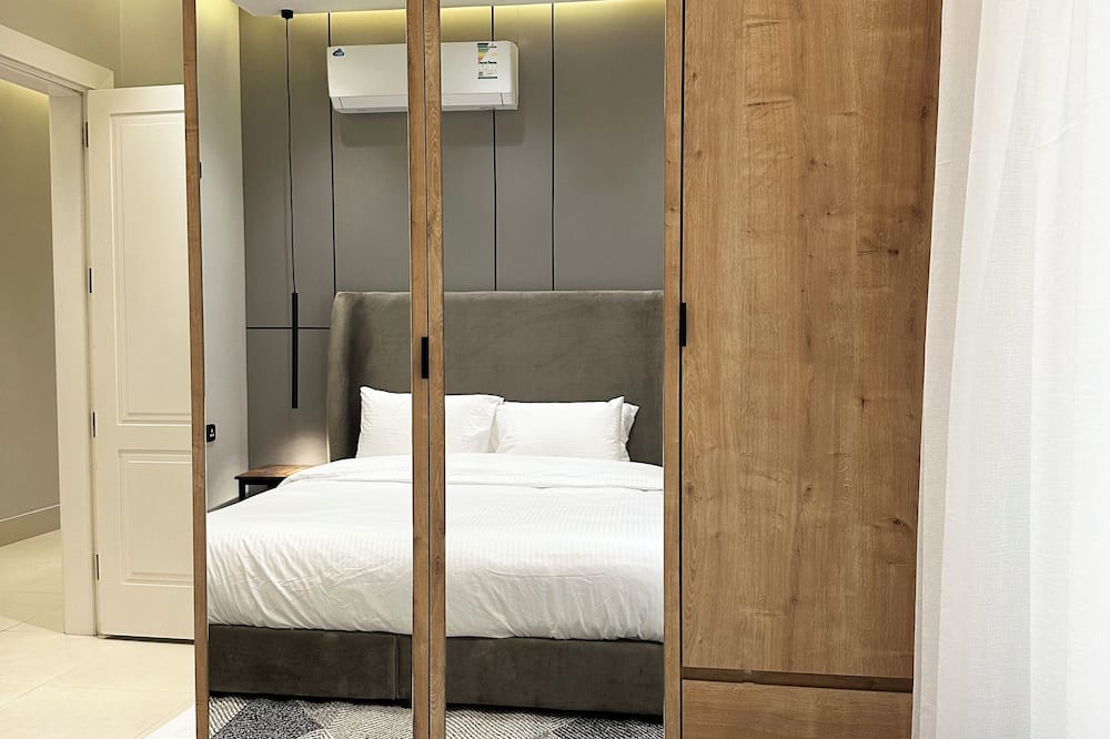 Tawun B3-11 Royal touch Balcony AZ24