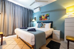 2 slaapkamers, een strijkplank/strijkijzer, gratis wifi, beddengoed