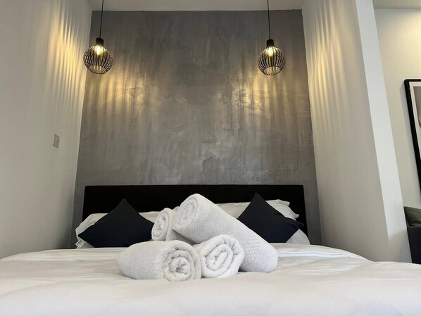 1 soverom, strykejern/-brett, wi-fi (inkludert) og sengetøy