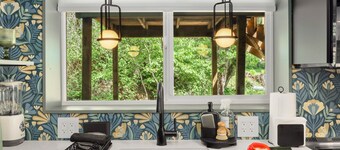 Casa Bruna creekside home in the heart of the Gorge