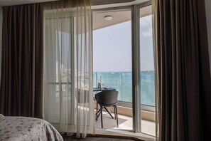 2 bedrooms, iron/ironing board, free WiFi, bed sheets - Kick back and relax in this calm, stylish space (San Pawl il-Bahar)