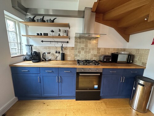 Colindale Lush Stay 30 mins central London