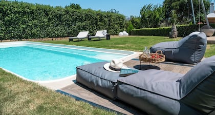 LITHARI JR VILLA PRIVATE POOL, FITNESS AREA, MOUNTAIN RETREAT