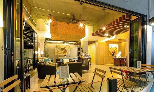 Restaurant - Sea Front Home (Patong)