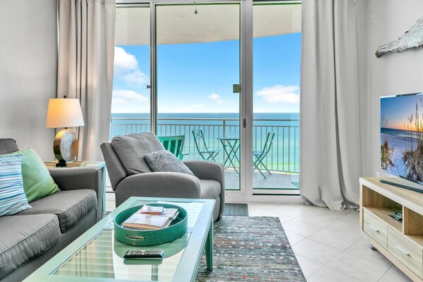 公寓客房, 多張床 (Aqua Resort 903) | 起居區 | 電視