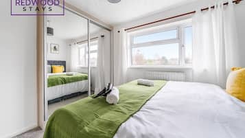 3 soveværelser, skrivebord, strygejern/strygebræt, Wi-Fi