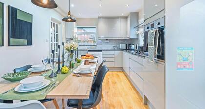Newly Refurbished 3-Bedroom Home w/ Free Parking