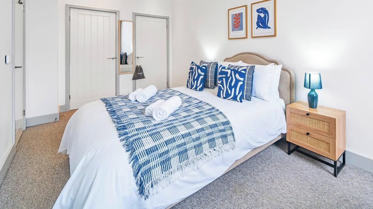 1 bedroom, desk, iron/ironing board, WiFi