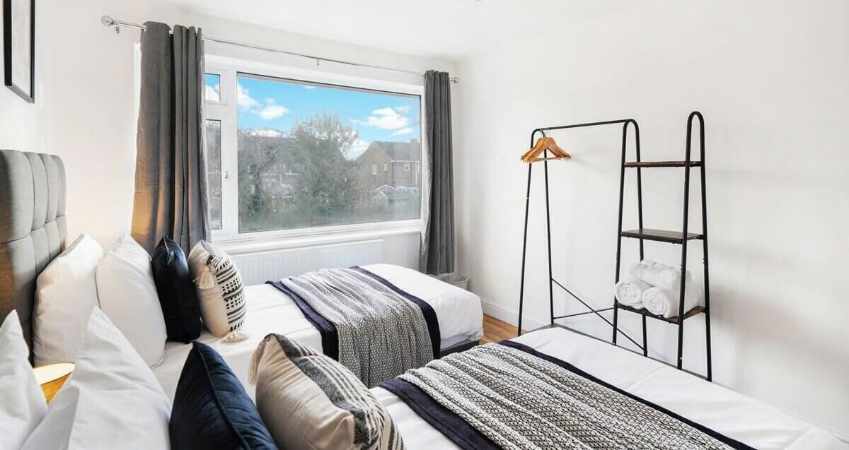 3 bedrooms, desk, iron/ironing board, WiFi