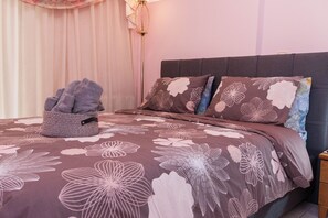 Apartment | 2 bedrooms, iron/ironing board, free WiFi - Chrisoupoli Cheerful 2 Bd Apt w Balcony (Peristeri)