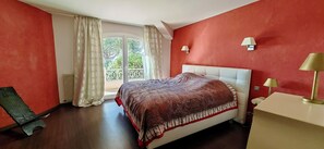 5 chambres, fer et planche à repasser, lit parapluie, Wi-Fi gratuit