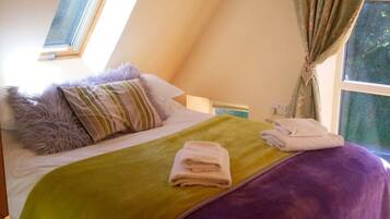 3 bedrooms, iron/ironing board, travel cot, free WiFi