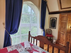 3 bedrooms, iron/ironing board, travel cot, free WiFi