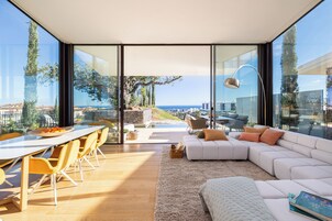 Deluxe Villa | Soundproofing, free WiFi, bed sheets