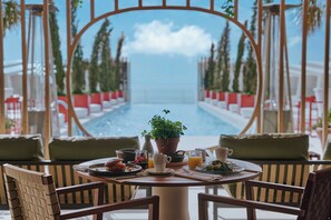 Daily buffet breakfast for a fee - Leiro Residences - Preferred Hotels & Resorts (Fuengirola)
