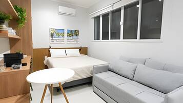 Studio | Desk, free WiFi