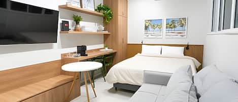 Studio | Skrivbord och gratis wi-fi