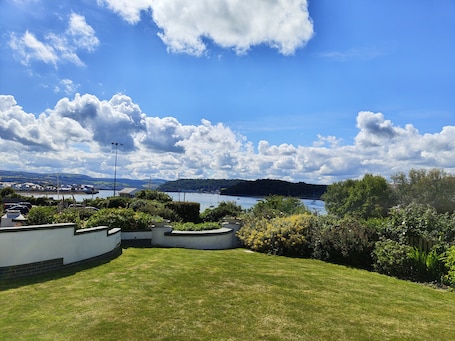 Property grounds. Riverside Retreat - One Bedroom Cottage, Sleeps 2
