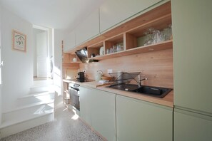 Réfrigérateur, micro-ondes, four, lave-vaisselle