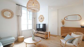 Télévision, chaßne hi-fi, espaces bureaux