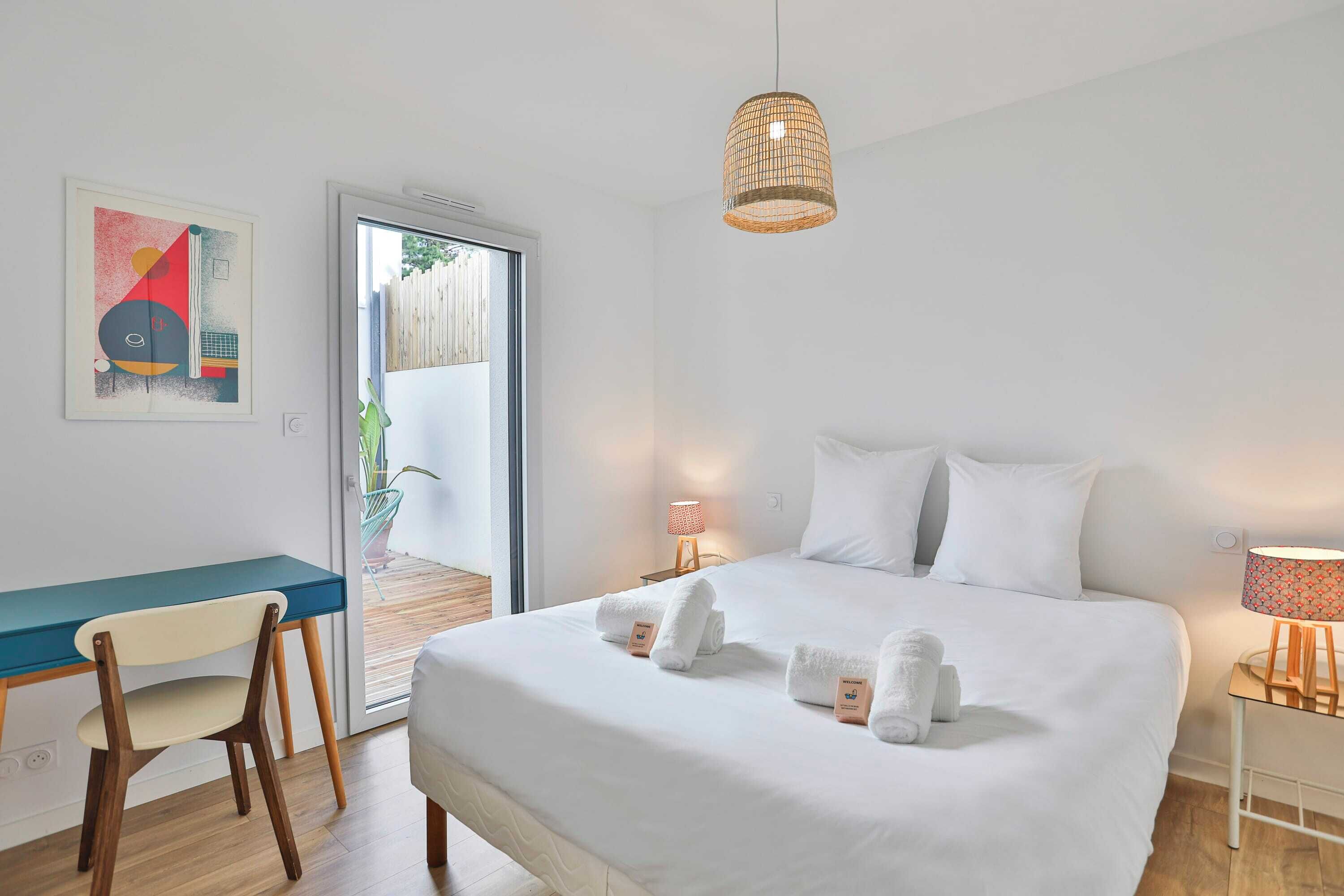 4 bedrooms, desk, iron/ironing board, travel cot