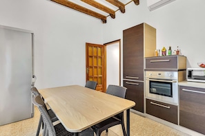 Fridge, microwave, oven, stovetop - 2 bedroom apartment in milan (Milano)