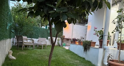 PRETTY HOUSE
